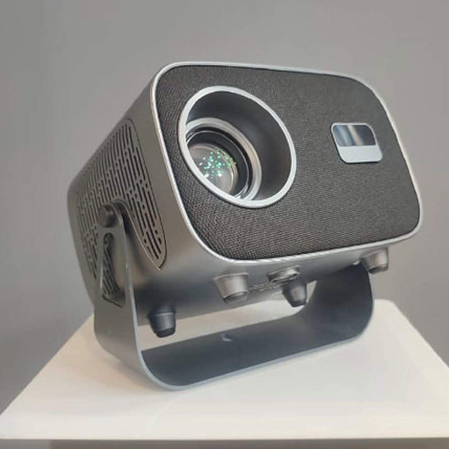 Smart Android 14.1 Portable Projector